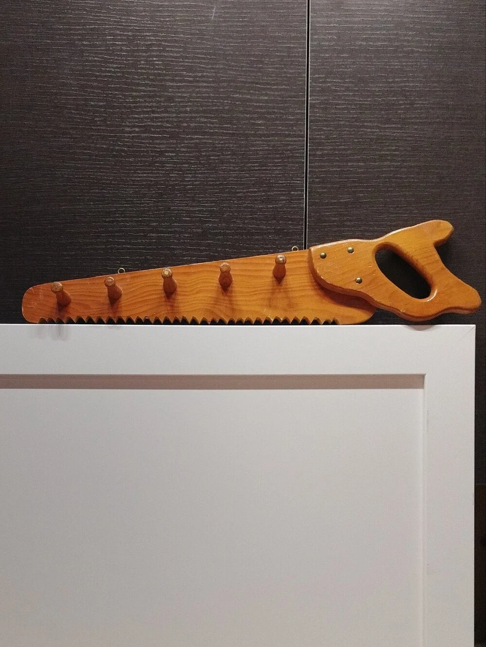 Handmade Wooden Saw-Shaped Wall Hook Rack - Honey Brown